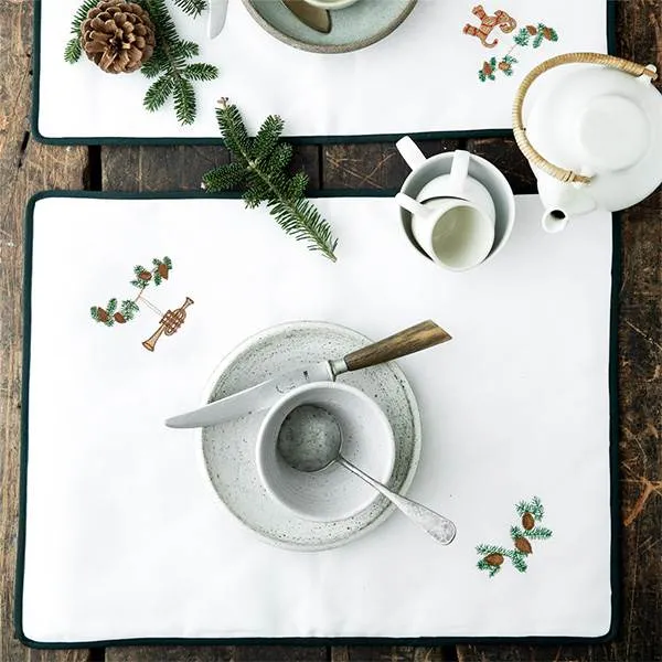 Langkilde & Søn - Mantel navideño con trompeta - 38 x 50 cm.